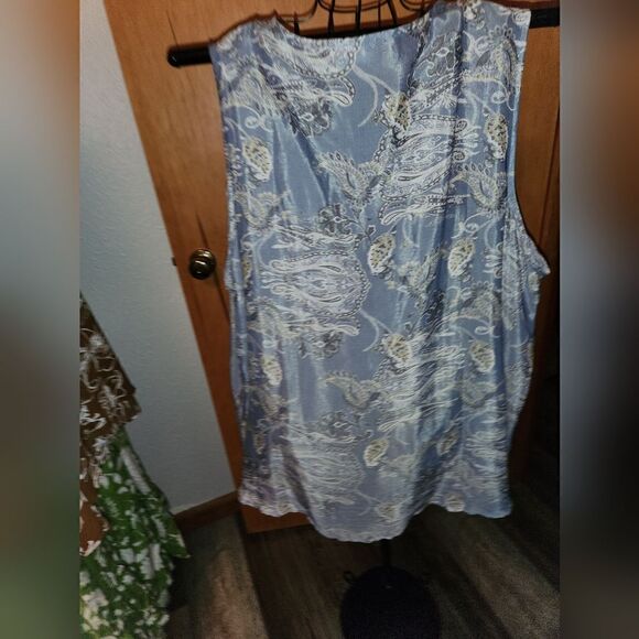 Downing Studio Sleeveless Top Size 4x Stunning Color - Picture 2 of 5